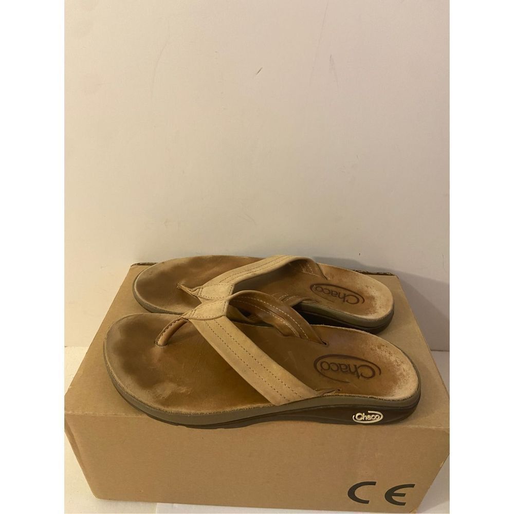 Chacos leather flip flops size 7